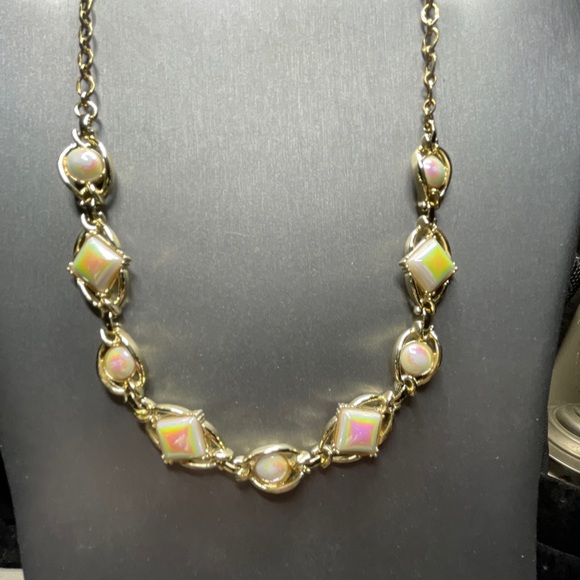 Emmons Jewelry Emmons Irradescent Acrylic Gold Tone 8 Vintage